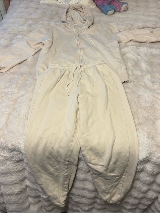 Old Navy Tops - Old Navy Cream Zip Hoodie & Jogger Set